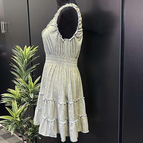 ALTAR’D STATE Green Floral,double ruffle hemline,ruffle scoop neck,shirred waist - Picture 2 of 8